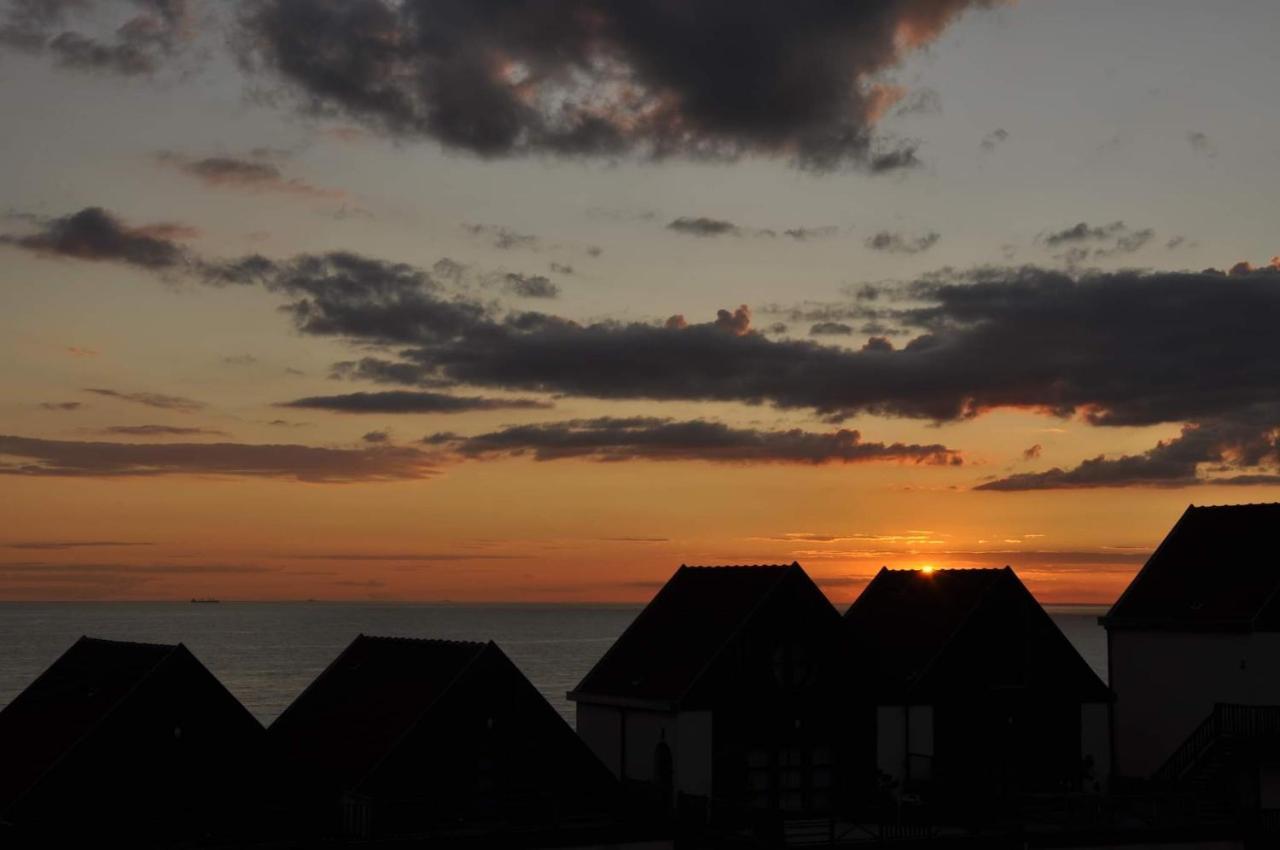 Le 246 - Duplex Face A La Mer Pour 4 Personnes, Wifi, Tv Full Sat, Parking Wimereux Exterior foto